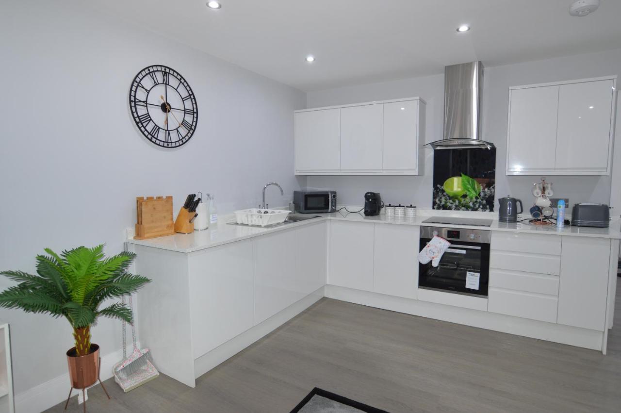 Morden Central Self Contained Flat By Cozynest Reading Buitenkant foto
