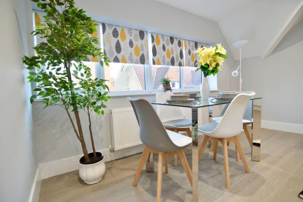 Morden Central Self Contained Flat By Cozynest Reading Buitenkant foto